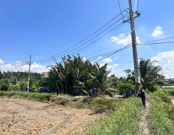 dmk031025_4.jpg (153 KB)